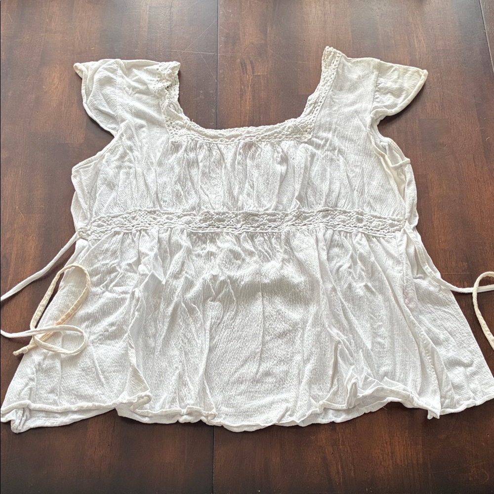 Xhilaration Cream Women's Blouse